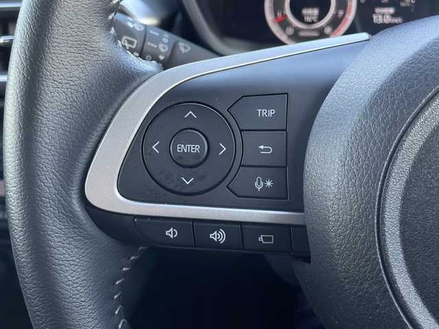 トヨタ ライズ Z 山口県 2021(令3)年 1.8万km シャイニングホワイトパール 純正SDナビ　【NSZT-W68T】/・Bluetooth接続/・AM/FM/・フルセグTV/・DVD再生機能有/パノラミックビューモニター/ビルトインETC/ドライブレコーダー/スマートアシスト/・衝突警報機能/・ブレーキ制御付誤発進抑制機能/・車線逸脱警報機能/・先行車発進お知らせ機能/・標識認識機能/・アダプティブクルーズコントロール/・レーンキープコントロール/・ブラインドスポットモニター/シートヒーター/USB入力端子/スマートキー/プッシュスタート/スペアキー1本/純正フロアマット/純正LEDライト/純正17インチアルミホイール/ドアバイザー/ウィンカーミラー