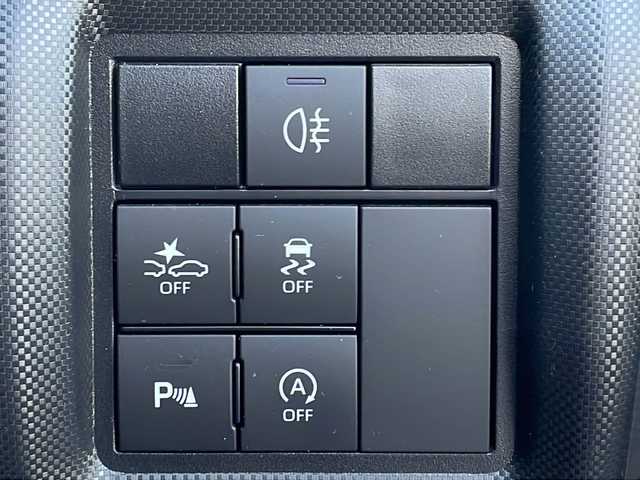 トヨタ ライズ Z 山口県 2021(令3)年 1.8万km シャイニングホワイトパール 純正SDナビ　【NSZT-W68T】/・Bluetooth接続/・AM/FM/・フルセグTV/・DVD再生機能有/パノラミックビューモニター/ビルトインETC/ドライブレコーダー/スマートアシスト/・衝突警報機能/・ブレーキ制御付誤発進抑制機能/・車線逸脱警報機能/・先行車発進お知らせ機能/・標識認識機能/・アダプティブクルーズコントロール/・レーンキープコントロール/・ブラインドスポットモニター/シートヒーター/USB入力端子/スマートキー/プッシュスタート/スペアキー1本/純正フロアマット/純正LEDライト/純正17インチアルミホイール/ドアバイザー/ウィンカーミラー