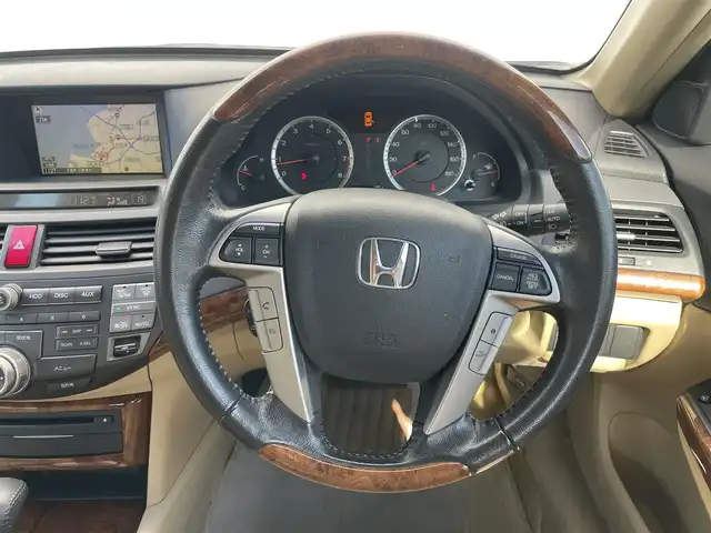 ホンダ インスパイア 千葉県 2011(平23)年 2.5万km ホワイトオーキッドパール ユーザー買取車両/純正メーカーナビ/・ワンセグ/BT/DVD/CD/AUX/バックカメラ/ステアリングスイッチ/ETC/クルーズコントロール/キーレスエントリー/レザーシート/シートヒーター(D/N席)/ハロゲンヘッドライト/オートライト/フォグライト/純正フロアマット/純正17インチAW