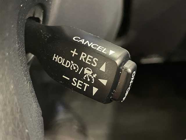 トヨタ ランドクルーザー プラド TZ－G 岡山県 2022(令4)年 2.7万km ホワイトパールクリスタルシャイン モデリスタエアロ/サンルーフ/トヨタセーフティセンス/・衝突軽減ブレーキ/・車線逸脱警報（レーンキープアシスト）/・オートマチックハイビーム/・レーダークルーズコントロール/・ブラインドスポットモニター/純正ナビ（T-Connect)/フルセグTV（AM.FM.TV.BT）/４WD/全方位カメラ/パワーシート（D+N席）/シートヒーター（D+N席）/シートエアコン（D+N席）/センターデフロック/サイドステップ/ヒルディセントコントロール/電動コラム/ETC2.0/アイドリングストップ/１９インチ純正AW/純正フロアマット