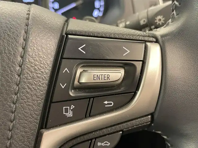 トヨタ ランドクルーザー プラド TZ－G 岡山県 2022(令4)年 2.7万km ホワイトパールクリスタルシャイン モデリスタエアロ/サンルーフ/トヨタセーフティセンス/・衝突軽減ブレーキ/・車線逸脱警報（レーンキープアシスト）/・オートマチックハイビーム/・レーダークルーズコントロール/・ブラインドスポットモニター/純正ナビ（T-Connect)/フルセグTV（AM.FM.TV.BT）/４WD/全方位カメラ/パワーシート（D+N席）/シートヒーター（D+N席）/シートエアコン（D+N席）/センターデフロック/サイドステップ/ヒルディセントコントロール/電動コラム/ETC2.0/アイドリングストップ/１９インチ純正AW/純正フロアマット