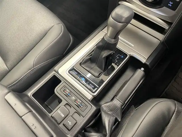 トヨタ ランドクルーザー プラド TZ－G 岡山県 2022(令4)年 2.7万km ホワイトパールクリスタルシャイン モデリスタエアロ/サンルーフ/トヨタセーフティセンス/・衝突軽減ブレーキ/・車線逸脱警報（レーンキープアシスト）/・オートマチックハイビーム/・レーダークルーズコントロール/・ブラインドスポットモニター/純正ナビ（T-Connect)/フルセグTV（AM.FM.TV.BT）/４WD/全方位カメラ/パワーシート（D+N席）/シートヒーター（D+N席）/シートエアコン（D+N席）/センターデフロック/サイドステップ/ヒルディセントコントロール/電動コラム/ETC2.0/アイドリングストップ/１９インチ純正AW/純正フロアマット