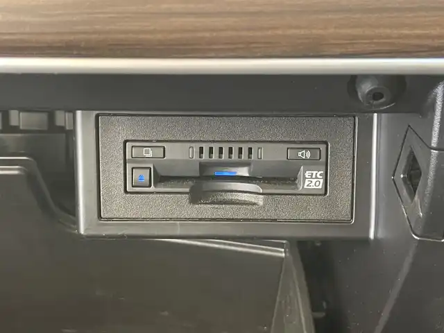 トヨタ ランドクルーザー プラド TZ－G 岡山県 2022(令4)年 2.7万km ホワイトパールクリスタルシャイン モデリスタエアロ/サンルーフ/トヨタセーフティセンス/・衝突軽減ブレーキ/・車線逸脱警報（レーンキープアシスト）/・オートマチックハイビーム/・レーダークルーズコントロール/・ブラインドスポットモニター/純正ナビ（T-Connect)/フルセグTV（AM.FM.TV.BT）/４WD/全方位カメラ/パワーシート（D+N席）/シートヒーター（D+N席）/シートエアコン（D+N席）/センターデフロック/サイドステップ/ヒルディセントコントロール/電動コラム/ETC2.0/アイドリングストップ/１９インチ純正AW/純正フロアマット