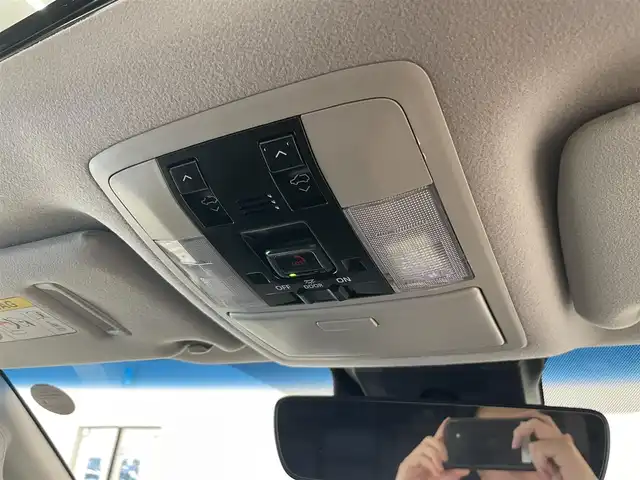 トヨタ ランドクルーザー プラド TZ－G 岡山県 2022(令4)年 2.7万km ホワイトパールクリスタルシャイン モデリスタエアロ/サンルーフ/トヨタセーフティセンス/・衝突軽減ブレーキ/・車線逸脱警報（レーンキープアシスト）/・オートマチックハイビーム/・レーダークルーズコントロール/・ブラインドスポットモニター/純正ナビ（T-Connect)/フルセグTV（AM.FM.TV.BT）/４WD/全方位カメラ/パワーシート（D+N席）/シートヒーター（D+N席）/シートエアコン（D+N席）/センターデフロック/サイドステップ/ヒルディセントコントロール/電動コラム/ETC2.0/アイドリングストップ/１９インチ純正AW/純正フロアマット