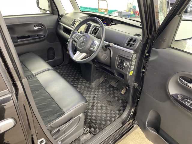 ダイハツ タント カスタム X トップED SA Ⅲ 兵庫県 2017(平29)年 6.1万km ブラックマイカメタリック ・社外ナビ/TV/USB/CD/AM/FM/・バックカメラ/・スマートアシストIII/・衝突回避支援ブレーキ機能/・衝突警報機能/・誤発進抑制制御機能/・ブレーキ制御付誤発進抑制機能/・車線逸脱警報/・路側逸脱抑制機能/・ふらつき警報/・先行車発進お知らせ機能/・オートハイビーム/・片側パワースライドドア/・ステアリングスイッチ/・ファブリック＋ソフトレザー調シート/・社外16インチアルミホイール/・LEDヘッドライト/・フォグランプ/・ETC/・前方ドライブレコーダー/・スマートキー/・取扱説明書/・保証書