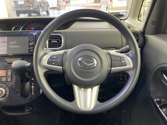 ダイハツ タント カスタム X トップED SA Ⅲ 兵庫県 2017(平29)年 6.1万km ブラックマイカメタリック ・社外ナビ/TV/USB/CD/AM/FM/・バックカメラ/・スマートアシストIII/・衝突回避支援ブレーキ機能/・衝突警報機能/・誤発進抑制制御機能/・ブレーキ制御付誤発進抑制機能/・車線逸脱警報/・路側逸脱抑制機能/・ふらつき警報/・先行車発進お知らせ機能/・オートハイビーム/・片側パワースライドドア/・ステアリングスイッチ/・ファブリック＋ソフトレザー調シート/・社外16インチアルミホイール/・LEDヘッドライト/・フォグランプ/・ETC/・前方ドライブレコーダー/・スマートキー/・取扱説明書/・保証書