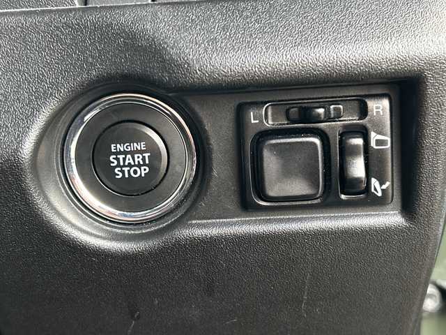 スズキ ジムニー XC 山口県 2020(令2)年 6.5万km ジャングルグリーン 社外ナビ　/　・Ｂｌｕｅｔｏｏｔｈ　/　・バックカメラ　/　・ＳＤ　/　・ＵＳＢ　/　・フルセグＴＶ　/ドライブレコーダー　　/クルコン　/Ｐｉｏｎｅｅｒスピーカー　/シートヒーター　/純正１６インチＡＷ　/レーンキープアシスト　/純正フロアマット/ルーフレール