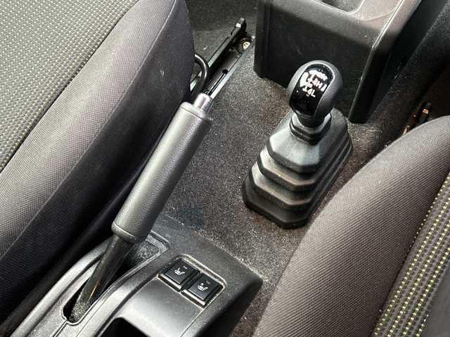 スズキ ジムニー XC 山口県 2020(令2)年 6.5万km ジャングルグリーン 社外ナビ　/　・Ｂｌｕｅｔｏｏｔｈ　/　・バックカメラ　/　・ＳＤ　/　・ＵＳＢ　/　・フルセグＴＶ　/ドライブレコーダー　　/クルコン　/Ｐｉｏｎｅｅｒスピーカー　/シートヒーター　/純正１６インチＡＷ　/レーンキープアシスト　/純正フロアマット/ルーフレール