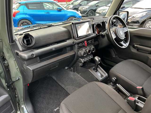 スズキ ジムニー XC 山口県 2020(令2)年 6.5万km ジャングルグリーン 社外ナビ　/　・Ｂｌｕｅｔｏｏｔｈ　/　・バックカメラ　/　・ＳＤ　/　・ＵＳＢ　/　・フルセグＴＶ　/ドライブレコーダー　　/クルコン　/Ｐｉｏｎｅｅｒスピーカー　/シートヒーター　/純正１６インチＡＷ　/レーンキープアシスト　/純正フロアマット/ルーフレール