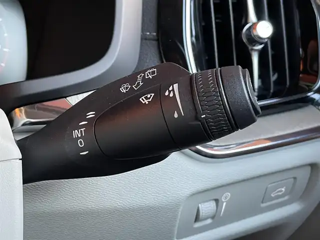 ボルボ Ｖ６０ T5 インスクリプション 愛知県 2018(平30)年 3.6万km デニムブルーメタリック ・アダプティブクルーズコントロール/・純正ＨＤＤナビ／ＵＳＢ／Ｂｌｕｅｔｏｏｔｈ／ＣＤ／ＤＶＤ／ＡｐｐｌｅＣａｒＰｌａｙ/・全方位カメラ/・白革シート／シートヒーター/・社外前後ドライブレコーダー/・フルセグ/・ETC/・純正19AW/・パーキングアシスト/・アイドリングストップ/・スマートキー/・スペアキー/・パワーシート/・レーンキープアシスト/・オートライト/・LEDライト/・自動駐車/・保証書