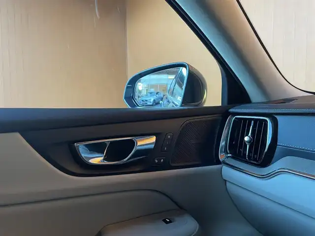 ボルボ Ｖ６０ T5 インスクリプション 愛知県 2018(平30)年 3.6万km デニムブルーメタリック ・アダプティブクルーズコントロール/・純正ＨＤＤナビ／ＵＳＢ／Ｂｌｕｅｔｏｏｔｈ／ＣＤ／ＤＶＤ／ＡｐｐｌｅＣａｒＰｌａｙ/・全方位カメラ/・白革シート／シートヒーター/・社外前後ドライブレコーダー/・フルセグ/・ETC/・純正19AW/・パーキングアシスト/・アイドリングストップ/・スマートキー/・スペアキー/・パワーシート/・レーンキープアシスト/・オートライト/・LEDライト/・自動駐車/・保証書