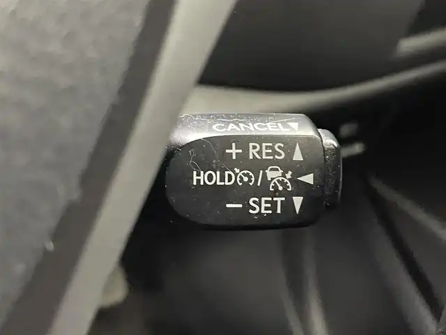 トヨタ Ｃ－ＨＲ G 熊本県 2017(平29)年 8.3万km ブラックマイカ 純正9インチナビNSZT-Y66T/DVD再生/Bluetooth/バックカメラ　/前方ドラレコ　/ＥＴＣ　/レザーシート/前席シートヒーター　/衝突軽減ブレーキ/クルーズコントロール/オートマチックハイビーム/スマートキー　/プッシュスタート　/ＬＥＤヘッドライト　/純正フロアマット