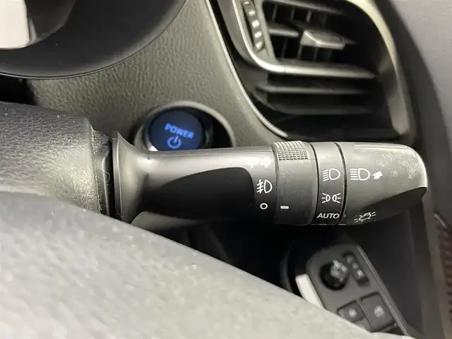 トヨタ Ｃ－ＨＲ G 熊本県 2017(平29)年 8.3万km ブラックマイカ 純正9インチナビNSZT-Y66T/DVD再生/Bluetooth/バックカメラ　/前方ドラレコ　/ＥＴＣ　/レザーシート/前席シートヒーター　/衝突軽減ブレーキ/クルーズコントロール/オートマチックハイビーム/スマートキー　/プッシュスタート　/ＬＥＤヘッドライト　/純正フロアマット