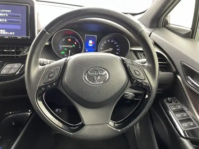 トヨタ Ｃ－ＨＲ G 熊本県 2017(平29)年 8.3万km ブラックマイカ 純正9インチナビNSZT-Y66T/DVD再生/Bluetooth/バックカメラ　/前方ドラレコ　/ＥＴＣ　/レザーシート/前席シートヒーター　/衝突軽減ブレーキ/クルーズコントロール/オートマチックハイビーム/スマートキー　/プッシュスタート　/ＬＥＤヘッドライト　/純正フロアマット
