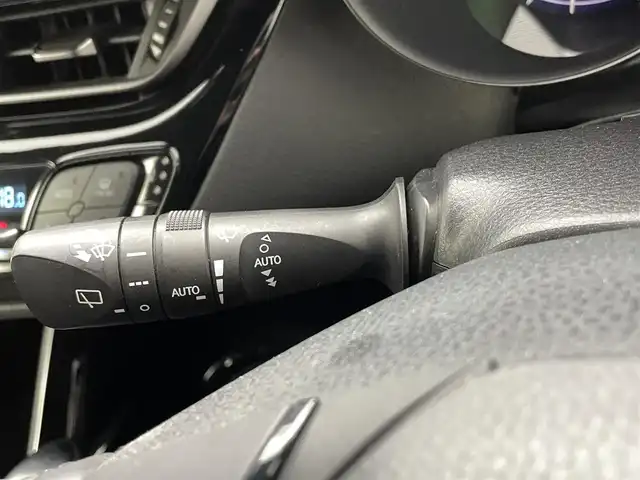 トヨタ Ｃ－ＨＲ G 熊本県 2017(平29)年 8.3万km ブラックマイカ 純正9インチナビNSZT-Y66T/DVD再生/Bluetooth/バックカメラ　/前方ドラレコ　/ＥＴＣ　/レザーシート/前席シートヒーター　/衝突軽減ブレーキ/クルーズコントロール/オートマチックハイビーム/スマートキー　/プッシュスタート　/ＬＥＤヘッドライト　/純正フロアマット