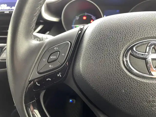 トヨタ Ｃ－ＨＲ G 熊本県 2017(平29)年 8.3万km ブラックマイカ 純正9インチナビNSZT-Y66T/DVD再生/Bluetooth/バックカメラ　/前方ドラレコ　/ＥＴＣ　/レザーシート/前席シートヒーター　/衝突軽減ブレーキ/クルーズコントロール/オートマチックハイビーム/スマートキー　/プッシュスタート　/ＬＥＤヘッドライト　/純正フロアマット