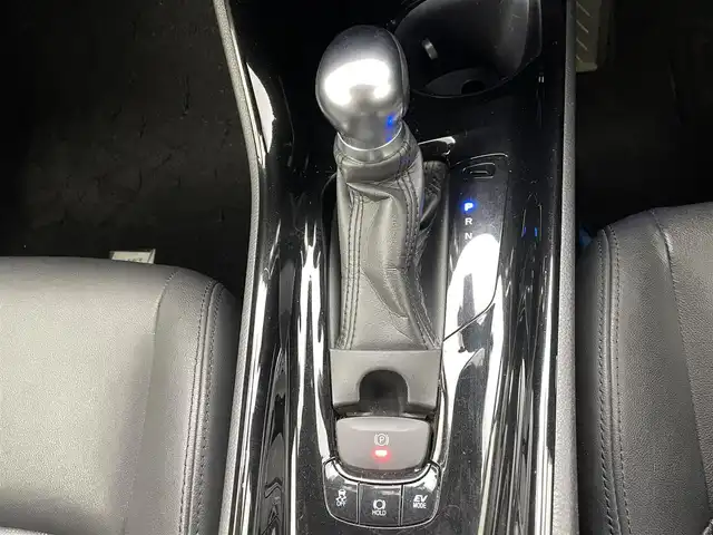 トヨタ Ｃ－ＨＲ G 熊本県 2017(平29)年 8.3万km ブラックマイカ 純正9インチナビNSZT-Y66T/DVD再生/Bluetooth/バックカメラ　/前方ドラレコ　/ＥＴＣ　/レザーシート/前席シートヒーター　/衝突軽減ブレーキ/クルーズコントロール/オートマチックハイビーム/スマートキー　/プッシュスタート　/ＬＥＤヘッドライト　/純正フロアマット