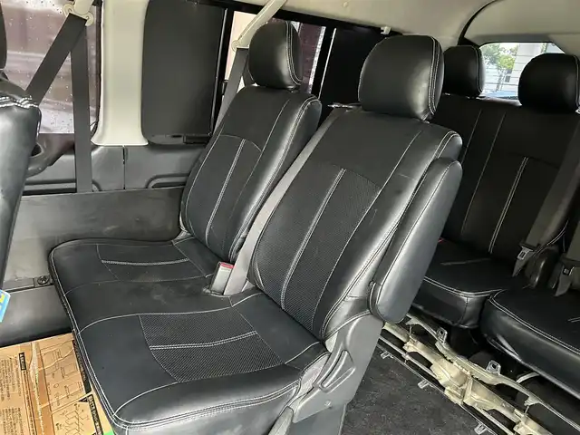トヨタ ハイエース GL 宮城県 2013(平25)年 8.7万km ブラックマイカ /社外ナビ（DISC、SD、FM、AM、ワンセグ）//ベントルーバーバイザー　//社外フリップダウンモニター//デジタルバックミラー//ドライブレコーダー//片側パワースライドドア//エンジンスターター//ドアバイザー運転席・助手席//全席社外シートカバー//サマータイヤ//外付け社外スピーカー//アシストグリップ社外//ネックパッド