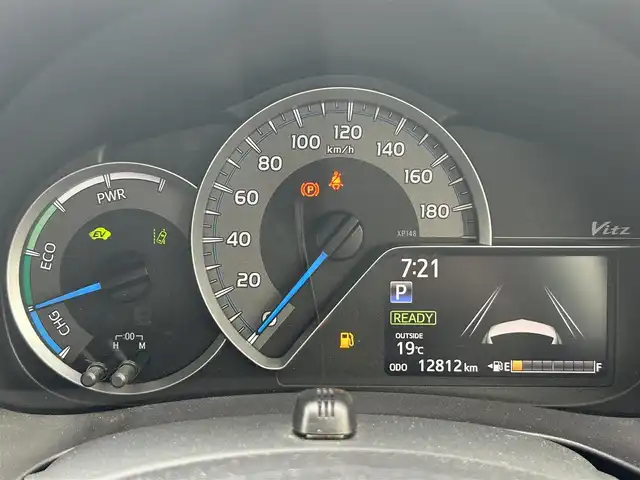 トヨタ ヴィッツ ハイブリッド GRスポーツ 兵庫県 2018(平30)年 1.3万km ホワイトパールクリスタルシャイン 純正SD7インチナビ/Bluetoothオーディオ/先行者お知らせ/車線逸脱/D席シートヒーター/フルセグTV/ビルトインETC/オートハイビーム/ステアリングスイッチ/革巻きステアリング/ウインカーミラー/純正フロアマット