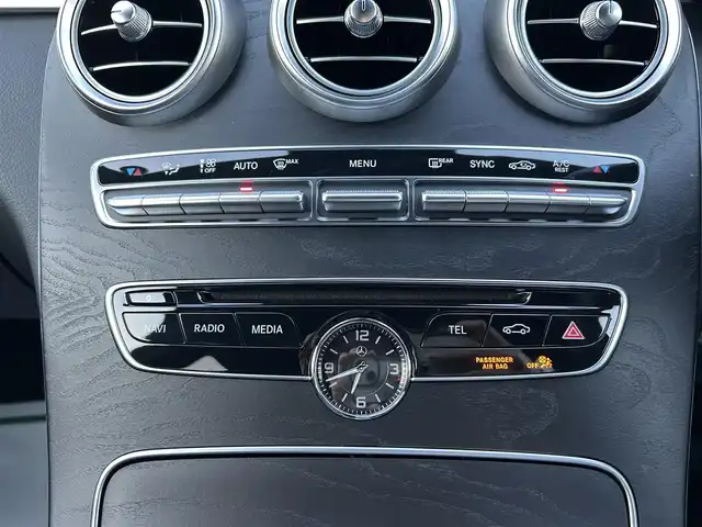 メルセデス・ベンツ Ｃ１８０ ワゴン スポーツ 岡山県 2015(平27)年 3.6万km イリジウムシルバー 純正8.4インチワイドディスプレイCOMANDシステムナビ/フルセグTV、CD、DVD、Bluetooth、AM、FM/バックカメラ/クルーズコントロール/パワーシート/前席シートヒーター/レーダーセーフティパッケージ/・BASプラス/・リアCPA/・PRE-SAFEブレーキ/・アクティブブラインドスポットアシスト/・アクティブレーンキーピングアシスト/アクティブパーキングアシスト/クラッシュセンサー/AMGスポークアルミホイール/パドルシフト/ヘッドアップディスプレイ