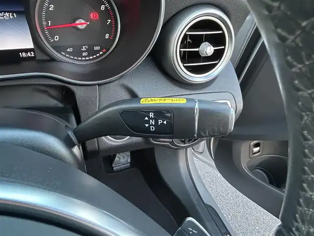 メルセデス・ベンツ Ｃ１８０ ワゴン スポーツ 岡山県 2015(平27)年 3.6万km イリジウムシルバー 純正8.4インチワイドディスプレイCOMANDシステムナビ/フルセグTV、CD、DVD、Bluetooth、AM、FM/バックカメラ/クルーズコントロール/パワーシート/前席シートヒーター/レーダーセーフティパッケージ/・BASプラス/・リアCPA/・PRE-SAFEブレーキ/・アクティブブラインドスポットアシスト/・アクティブレーンキーピングアシスト/アクティブパーキングアシスト/クラッシュセンサー/AMGスポークアルミホイール/パドルシフト/ヘッドアップディスプレイ
