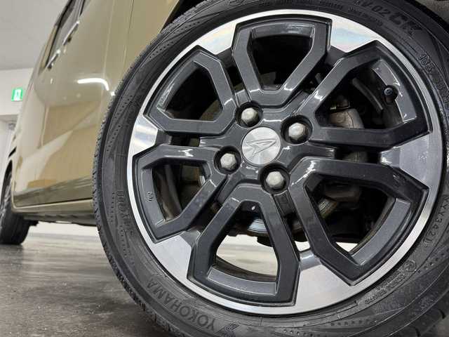 ダイハツ ウェイク G ターボ　レジャーエディション SA Ⅱ 三重県 2017(平29)年 6.6万km オフビートカーキM ガソリン・ターボ/FF/インパネCVT/純正 7インチナビ NSZP-W67D/（FM/AM/CD/DVD/TV/MSV/SD/Bluetooth/USB/iPod）/バックカメラ/両側パワースライドドア/ドライブレコーダー 前後/ETC/衝突回避支援システム　スマートアシストII/・衝突警報機能（対車両・対歩行者）/・衝突回避支援ブレーキ機能（対車両・対歩行者）/・車線逸脱警報機能/・誤発進誤後進抑制制御機能/・VDC（ビークルダイナミクスコントロール）/・TRC（トラクションコントロールシステム）/装備/・オートエアコン/・オートライト/・LED ヘッドランプ＋フロントフォグランプ/・ステアリングスイッチ/・電動格納ドアミラー/・純正15inAW/・保/取/・スマートキーx2/など