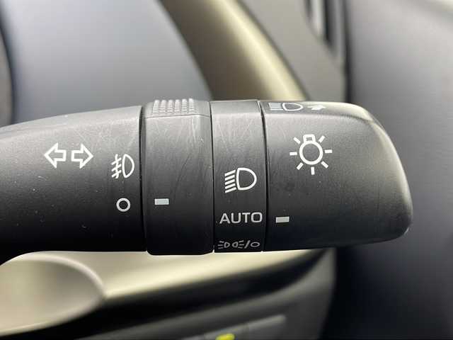 トヨタ アクア Z 千葉県 2021(令3)年 4.3万km プラチナホワイトパールマイカ 純正ディスプレイオーディオ/　Bluetooth/Apple car play/Android Auto/トヨタセーフティセンス/レーダークルーズコントロール/レーンキープアシスト/衝突軽減ブレーキ/クリアランスソナー/先行車発進警報/ロードサインアシスト/全方位カメラ/ブラインドスポットモニター/オートハイビーム/ハーフレザーシート/前席シートヒーター/パワーシート（運）/ステアリングヒーター/LEDヘッドライト/フォグランプ/ETC/前方ドラレコ/ナノイーX/フロアマット