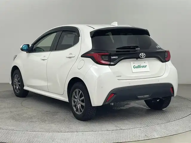 トヨタ ヤリス Z 道央・札幌 2020(令2)年 2.6万km ホワイトパールクリスタルシャイン ・４WD/・純正メモリナビ/　BT／USB／CD／DVD／フルセグ/・社外前後ドライブレコーダー/・純正ビルトインETC2.0/・バックカメラ/・レーダークルーズコントロール/・プリクラッシュセーフティ/・レーントレーシングアシスト/・クリアランスソナー/・パーキングサポートブレーキ/・ロードサインアシスト/・前席シートヒーター/・純正フロアマット/・社外スタッドレス14インチAW/・LEDヘッドライト/・オートライト/・オートマチックハイビーム/・プッシュスタート/・スマートキー×2