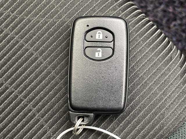 トヨタ アクア S スタイルブラック 千葉県 2017(平29)年 5.2万km ダークブルーマイカ 衝突軽減/純正ナビ/バックカメラ/ドラレコ/純正ＳＤナビゲーション/バックカメラ/ドライブレコーダー/プッシュスタート/スマートキー/スペアキー/オートライト/ＬＥＤライト/フォグライト/ＥＴＣ/純正フロアマット