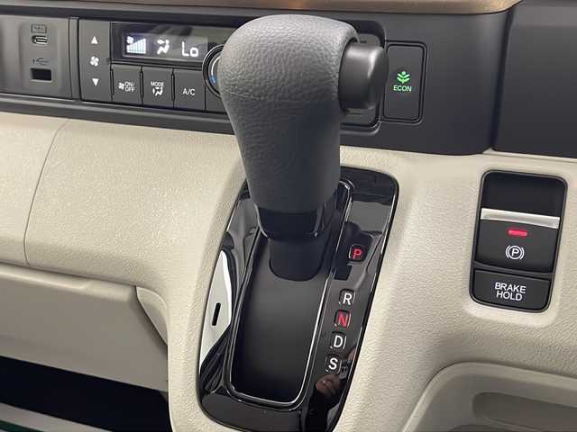 ホンダ Ｎ ＢＯＸ 宮崎県 2024(令6)年 0.1万km クリスタルブラックパール 禁煙車/バックカメラ/片側パワースライドドア/ホンダセンシング/・衝突軽減ブレーキ（CMBS）/・先行車発進お知らせ機能/・歩行者事故低減ステアリング/・路外逸脱抑制機能/・標識認識機能/・渋滞追従機能付アダプティブクルーズコントロール（ACC）/・車線維持支援システム（LKAS）/・誤発進抑制機能/・後方誤発進抑制機能/・近距離衝突軽減ブレーキ/・急アクセル抑制機能/・パーキングセンサーシステム/・オートハイビーム/電動パーキングブレーキ/オートブレーキホールド/LEDヘッドライト/LEDシーケンシャルターンランプ/リアサンシェード