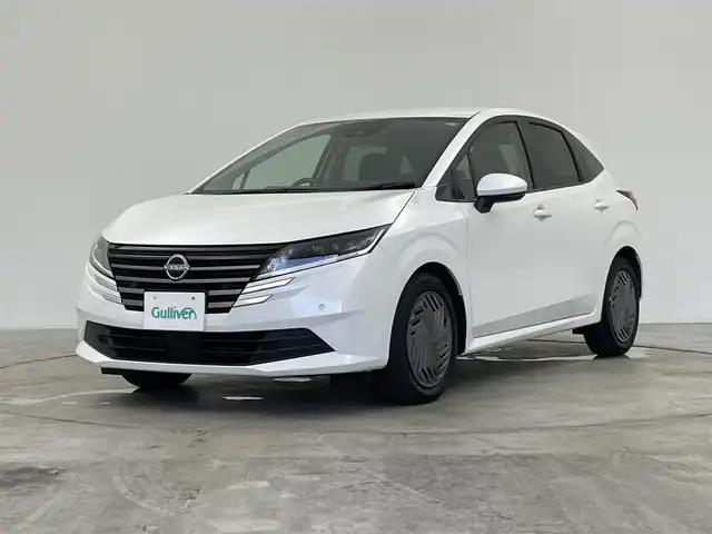 日産 ノート X 群馬県 2024(令6)年 0.3万km ピュアホワイトパール 禁煙車　純正９型ナビ（Bluetooth、SD、フルセグ、アップルカープレイ）バックカメラ　オートマチックハイビーム　標識認識機能　コーナーセンサー　LEDヘッドライト　電動パーキング　スマートキー