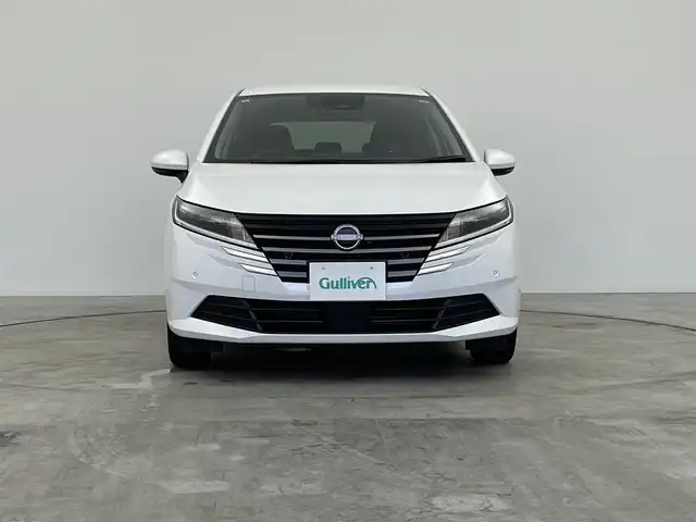 日産 ノート X 群馬県 2024(令6)年 0.3万km ピュアホワイトパール 禁煙車　純正９型ナビ（Bluetooth、SD、フルセグ、アップルカープレイ）バックカメラ　オートマチックハイビーム　標識認識機能　コーナーセンサー　LEDヘッドライト　電動パーキング　スマートキー
