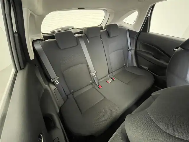 日産 ノート X 群馬県 2024(令6)年 0.3万km ピュアホワイトパール 禁煙車　純正９型ナビ（Bluetooth、SD、フルセグ、アップルカープレイ）バックカメラ　オートマチックハイビーム　標識認識機能　コーナーセンサー　LEDヘッドライト　電動パーキング　スマートキー