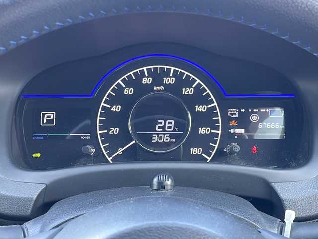 日産 ノート e－パワーオーテック 道東・釧路十勝 2019(令1)年 6.8万km オーロラフレアブルーパール 純正SDナビ/・フルセグ/CD/DVD/BT/AUX/ラジオ/アラウンドビューモニター/デジタルインナーミラー/エマージェンシーブレーキ/車線逸脱警報/ハイビームアシスト/運転席アームレスト/ステアリングスイッチ/プッシュスタート/スマートキー/純正フロアマット/ドアバイザー/2025年製サマータイヤ装着