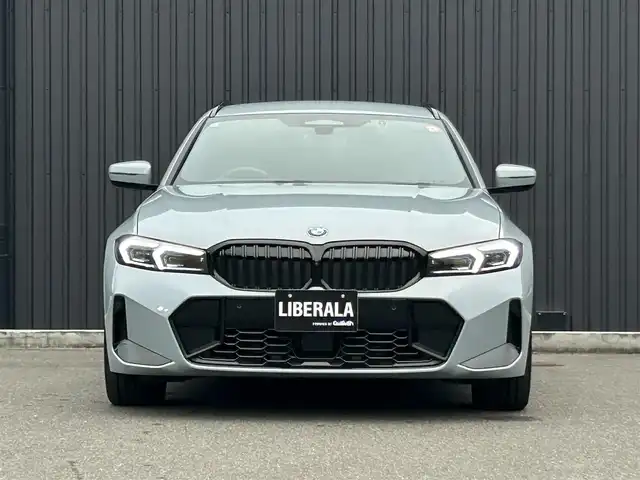ＢＭＷ ＢＭＷ ３２０ｄ xDrive ツーリング Mスポーツ 福島県 2024(令6)年 1.2万km グレー ハンズ・オフ・アシスト/BMWヘッドアップ・ディスプレイ/アクティブ・クルーズ・コントロール（ストップ&ゴー機能付）/ステアリング&レーン・コントロール・アシスト/レーン・ディパーチャー・ウォーニング/レーン・キーピング・アシスト/レーン・チェンジ・ウォーニング/クロス・トラフィック・ウォーニング（フロント&リヤ）/クロスロード・ウォーニング/ワイヤレス・チャージング/ヴァーネスカ・レザー/パワーシート(前席)/シートヒーター(前席)/パワーリアゲート/フットオープナー/純正HDDナビ(BT/USB/Type-C)/360°カメラ/バックカメラ/純正19AW/ドライブレコーダー(前後)/ミラー一体型ETC