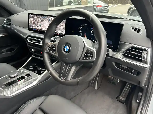 ＢＭＷ ＢＭＷ ３２０ｄ xDrive ツーリング Mスポーツ 福島県 2024(令6)年 1.2万km グレー ハンズ・オフ・アシスト/BMWヘッドアップ・ディスプレイ/アクティブ・クルーズ・コントロール（ストップ&ゴー機能付）/ステアリング&レーン・コントロール・アシスト/レーン・ディパーチャー・ウォーニング/レーン・キーピング・アシスト/レーン・チェンジ・ウォーニング/クロス・トラフィック・ウォーニング（フロント&リヤ）/クロスロード・ウォーニング/ワイヤレス・チャージング/ヴァーネスカ・レザー/パワーシート(前席)/シートヒーター(前席)/パワーリアゲート/フットオープナー/純正HDDナビ(BT/USB/Type-C)/360°カメラ/バックカメラ/純正19AW/ドライブレコーダー(前後)/ミラー一体型ETC
