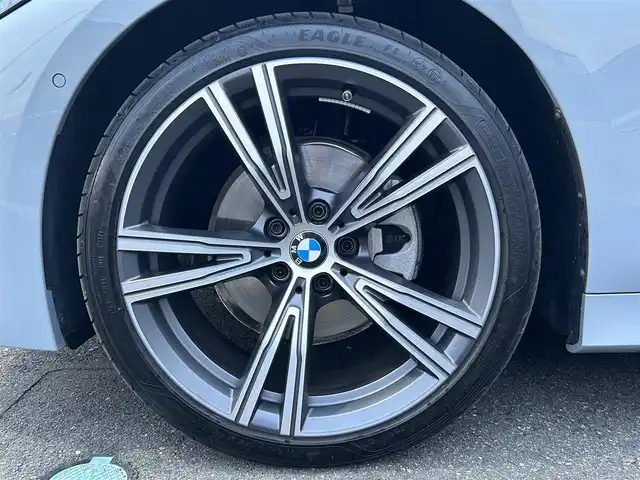 ＢＭＷ ＢＭＷ ３２０ｄ xDrive ツーリング Mスポーツ 福島県 2024(令6)年 1.2万km グレー ハンズ・オフ・アシスト/BMWヘッドアップ・ディスプレイ/アクティブ・クルーズ・コントロール（ストップ&ゴー機能付）/ステアリング&レーン・コントロール・アシスト/レーン・ディパーチャー・ウォーニング/レーン・キーピング・アシスト/レーン・チェンジ・ウォーニング/クロス・トラフィック・ウォーニング（フロント&リヤ）/クロスロード・ウォーニング/ワイヤレス・チャージング/ヴァーネスカ・レザー/パワーシート(前席)/シートヒーター(前席)/パワーリアゲート/フットオープナー/純正HDDナビ(BT/USB/Type-C)/360°カメラ/バックカメラ/純正19AW/ドライブレコーダー(前後)/ミラー一体型ETC