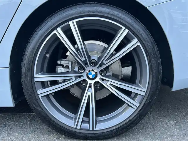 ＢＭＷ ＢＭＷ ３２０ｄ xDrive ツーリング Mスポーツ 福島県 2024(令6)年 1.2万km グレー ハンズ・オフ・アシスト/BMWヘッドアップ・ディスプレイ/アクティブ・クルーズ・コントロール（ストップ&ゴー機能付）/ステアリング&レーン・コントロール・アシスト/レーン・ディパーチャー・ウォーニング/レーン・キーピング・アシスト/レーン・チェンジ・ウォーニング/クロス・トラフィック・ウォーニング（フロント&リヤ）/クロスロード・ウォーニング/ワイヤレス・チャージング/ヴァーネスカ・レザー/パワーシート(前席)/シートヒーター(前席)/パワーリアゲート/フットオープナー/純正HDDナビ(BT/USB/Type-C)/360°カメラ/バックカメラ/純正19AW/ドライブレコーダー(前後)/ミラー一体型ETC