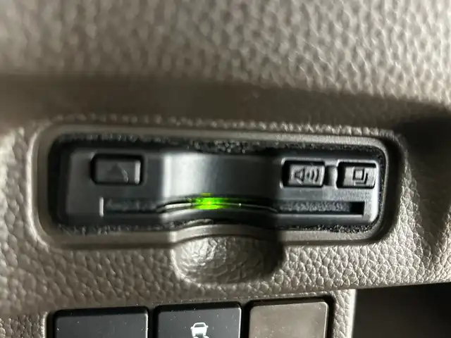 ホンダ Ｎ ＢＯＸ L 三重県 2022(令4)年 2.6万km プラチナホワイトパール /禁煙車 //社外ナビ//Bluetooth/フルセグ/iPod/CD/DVD/AM/FM//前席シートヒーター//アダプティブクルーズコントロール//バックモニター//電動パーキング//片側パワースライドドア//ホンダセンシング//LEDヘッドライト//ドライブレコーダー//衝突軽減ブレーキ//レーンキープアシスト//ETC//社外14インチAW