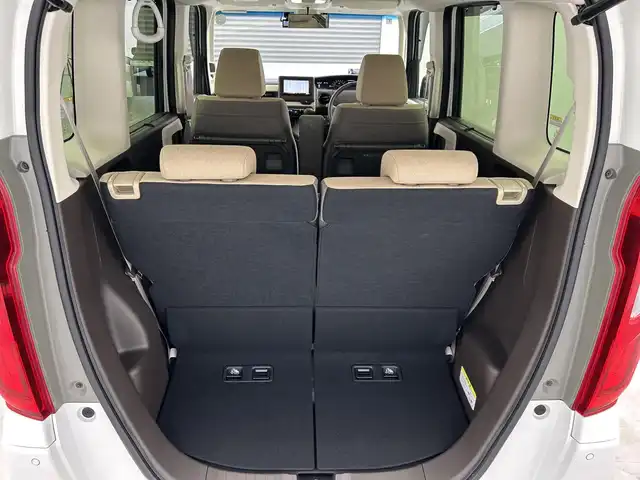 ホンダ Ｎ ＢＯＸ L 三重県 2022(令4)年 2.6万km プラチナホワイトパール /禁煙車 //社外ナビ//Bluetooth/フルセグ/iPod/CD/DVD/AM/FM//前席シートヒーター//アダプティブクルーズコントロール//バックモニター//電動パーキング//片側パワースライドドア//ホンダセンシング//LEDヘッドライト//ドライブレコーダー//衝突軽減ブレーキ//レーンキープアシスト//ETC//社外14インチAW