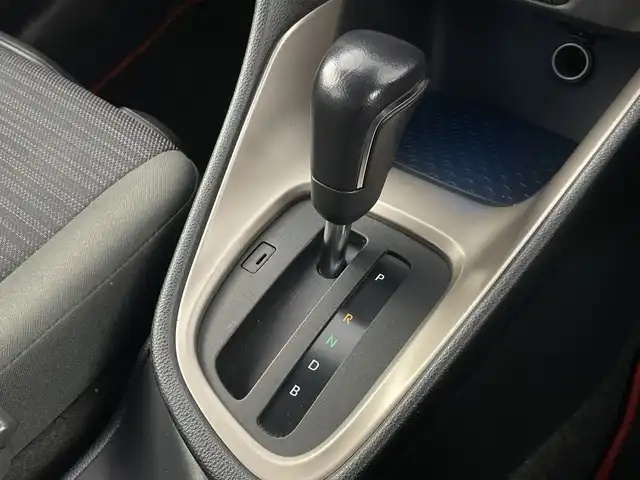 トヨタ ヤリス Z 愛知県 2021(令3)年 3.9万km ブラック 禁煙車/純正8インチナビ/（AM/FM/Bluetooth/USB)/全方位カメラ/トヨタセーフティセンス/・プリクラッシュセーフティ/・レーダークルーズコントロール/・オートマチックハイビーム/・リヤクロストラフィックアラート/・パーキングサポートブレーキ/・クリアランスソナー/・ロードサインアシスト/・レーンディパーチャーアラート/ETC/ドライブレコーダー/シートヒーター/スマートキー/プッシュスタート/LEDヘッドライト/オートライト/フロアマット/横滑り防止装置/電動格納ミラー