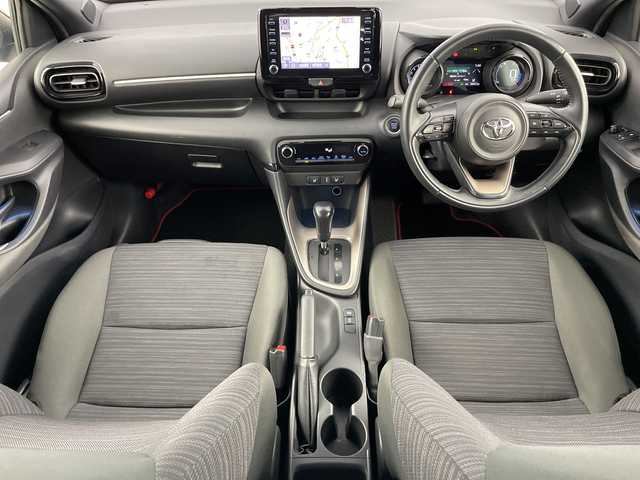 トヨタ ヤリス Z 愛知県 2021(令3)年 3.9万km ブラック 禁煙車/純正8インチナビ/（AM/FM/Bluetooth/USB)/全方位カメラ/トヨタセーフティセンス/・プリクラッシュセーフティ/・レーダークルーズコントロール/・オートマチックハイビーム/・リヤクロストラフィックアラート/・パーキングサポートブレーキ/・クリアランスソナー/・ロードサインアシスト/・レーンディパーチャーアラート/ETC/ドライブレコーダー/シートヒーター/スマートキー/プッシュスタート/LEDヘッドライト/オートライト/フロアマット/横滑り防止装置/電動格納ミラー