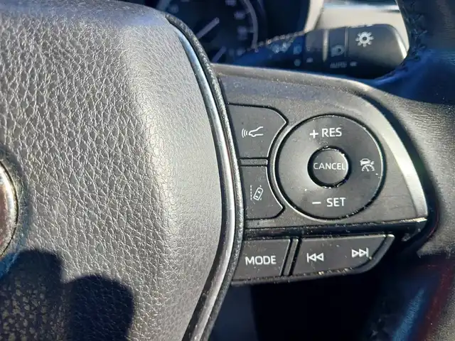 トヨタ ハリアー G 岩手県 2020(令2)年 7.8万km ホワイトパールクリスタルシャイン 4WD/純正8型ナビ/パワーバックドア/バックモニター/ビルトインETC/レーダークルーズコントロール/クリアランスソナー/セーフティセンス/・衝突被害軽減ブレーキ/・車線逸脱防止支援/・アダプティブハイビームシステム/・標識認識/LEDヘッドランプ/革巻きステアリング/ハーフレザーシート/運転席パワーシート/純正18インチアルミホイール/スマートキー/プッシュエンジンスタート/禁煙車