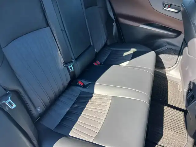 トヨタ ハリアー G 岩手県 2020(令2)年 7.8万km ホワイトパールクリスタルシャイン 4WD/純正8型ナビ/パワーバックドア/バックモニター/ビルトインETC/レーダークルーズコントロール/クリアランスソナー/セーフティセンス/・衝突被害軽減ブレーキ/・車線逸脱防止支援/・アダプティブハイビームシステム/・標識認識/LEDヘッドランプ/革巻きステアリング/ハーフレザーシート/運転席パワーシート/純正18インチアルミホイール/スマートキー/プッシュエンジンスタート/禁煙車