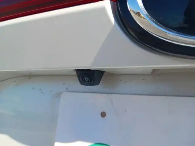 トヨタ ハリアー G 岩手県 2020(令2)年 7.8万km ホワイトパールクリスタルシャイン 4WD/純正8型ナビ/パワーバックドア/バックモニター/ビルトインETC/レーダークルーズコントロール/クリアランスソナー/セーフティセンス/・衝突被害軽減ブレーキ/・車線逸脱防止支援/・アダプティブハイビームシステム/・標識認識/LEDヘッドランプ/革巻きステアリング/ハーフレザーシート/運転席パワーシート/純正18インチアルミホイール/スマートキー/プッシュエンジンスタート/禁煙車