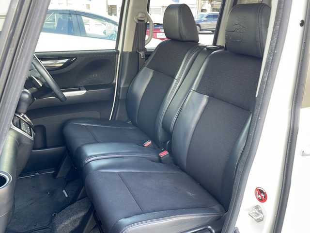 ホンダ Ｎ ＢＯＸ カスタム G ターボ Lパッケージ 山口県 2015(平27)年 8.4万km プレミアムホワイトパールⅡ (株)IDOMが運営する【じしゃロン宇部店】の自社ローン専用車両になります。こちらは現金またはオートローンご利用時の価格です。自社ローンご希望の方は別途その旨お申付け下さい。/純正ナビ　/バックモニター　/ドライブレコーダー　/チップアップシート　/ハーフレザーシート　/社外フロアマット　/両側パワースライドドア　/純正アルミホイール　/横滑り防止装置　/キセノンヘッドライト　/ＥＴＣ