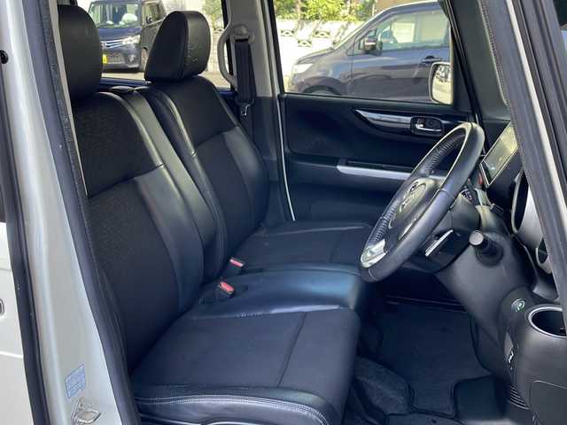 ホンダ Ｎ ＢＯＸ カスタム G ターボ Lパッケージ 山口県 2015(平27)年 8.4万km プレミアムホワイトパールⅡ (株)IDOMが運営する【じしゃロン宇部店】の自社ローン専用車両になります。こちらは現金またはオートローンご利用時の価格です。自社ローンご希望の方は別途その旨お申付け下さい。/純正ナビ　/バックモニター　/ドライブレコーダー　/チップアップシート　/ハーフレザーシート　/社外フロアマット　/両側パワースライドドア　/純正アルミホイール　/横滑り防止装置　/キセノンヘッドライト　/ＥＴＣ