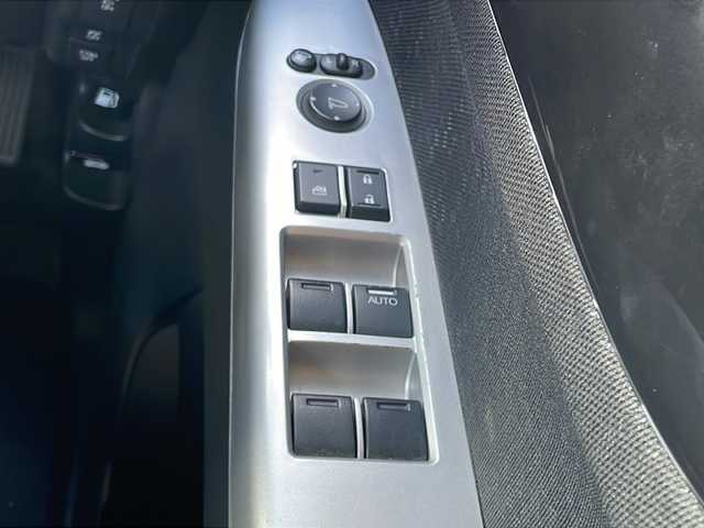 ホンダ Ｎ ＢＯＸ カスタム G ターボ Lパッケージ 山口県 2015(平27)年 8.4万km プレミアムホワイトパールⅡ (株)IDOMが運営する【じしゃロン宇部店】の自社ローン専用車両になります。こちらは現金またはオートローンご利用時の価格です。自社ローンご希望の方は別途その旨お申付け下さい。/純正ナビ　/バックモニター　/ドライブレコーダー　/チップアップシート　/ハーフレザーシート　/社外フロアマット　/両側パワースライドドア　/純正アルミホイール　/横滑り防止装置　/キセノンヘッドライト　/ＥＴＣ