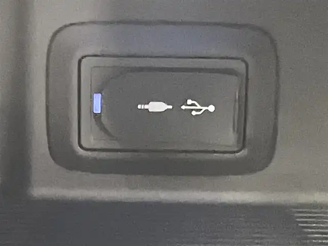 トヨタ ハリアー ハイブリッド Z レザーパッケージ 千葉県 2021(令3)年 3.2万km ホワイトパールクリスタルシャイン 禁煙車/ワンオーナー/トヨタセーフティセンス/・レーンディパーチャーアラート/・レーンキープアシスト/・プリクラッシュセーフティ/・プリクラッシュセーフティブレーキ/・ブラインドスポットモニター/・ヘッドアップディスプレイ/・クリアランスソナー/・レーダークルーズコントロール/モデリスタエアロ/JBLプレミアムサウンドシステム/パワーバックドア/デジタルインナーミラー/純正12.3インチディスプレイオーディオ/・コネクティッドナビ/・AUX/USB/Bluetooth/フルセグTV/・全方位カメラ/・ビルトインETC2.0/革巻きステアリング/・ステアリングスイッチ/・ステアリングヒーター/レザーシート/・DNパワーシート/・D席メモリ付き/・DNシートヒーター/・DNエアーシート/MT付きAT/純正フロアマット/純正19インチAW/オートライト/・オートマチックハイビーム/・LEDヘッドライト/・LEDフォグランプ