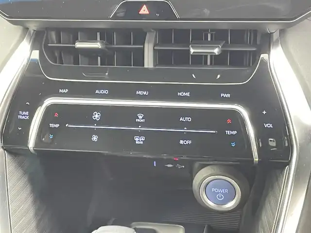 トヨタ ハリアー ハイブリッド Z レザーパッケージ 千葉県 2021(令3)年 3.2万km ホワイトパールクリスタルシャイン 禁煙車/ワンオーナー/トヨタセーフティセンス/・レーンディパーチャーアラート/・レーンキープアシスト/・プリクラッシュセーフティ/・プリクラッシュセーフティブレーキ/・ブラインドスポットモニター/・ヘッドアップディスプレイ/・クリアランスソナー/・レーダークルーズコントロール/モデリスタエアロ/JBLプレミアムサウンドシステム/パワーバックドア/デジタルインナーミラー/純正12.3インチディスプレイオーディオ/・コネクティッドナビ/・AUX/USB/Bluetooth/フルセグTV/・全方位カメラ/・ビルトインETC2.0/革巻きステアリング/・ステアリングスイッチ/・ステアリングヒーター/レザーシート/・DNパワーシート/・D席メモリ付き/・DNシートヒーター/・DNエアーシート/MT付きAT/純正フロアマット/純正19インチAW/オートライト/・オートマチックハイビーム/・LEDヘッドライト/・LEDフォグランプ